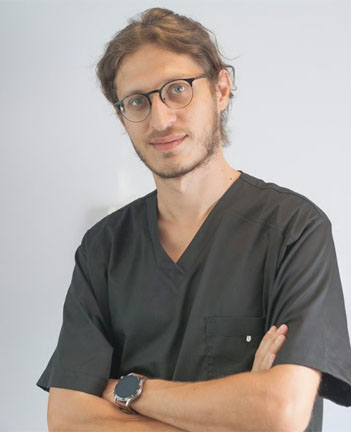 Καφετζής Λευτέρης - Οδοντίατρος