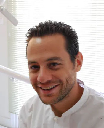 Μανωλιάδης Χρήστος - Οδοντίατρος